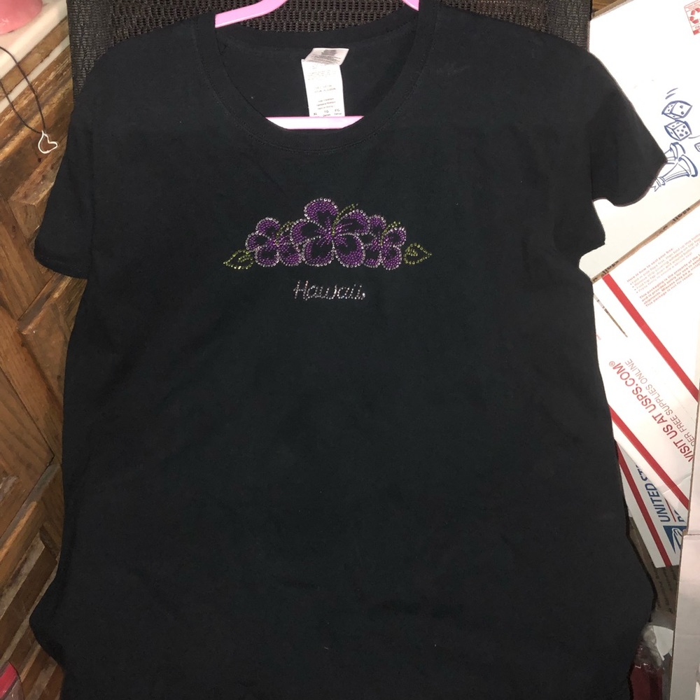 🌴Hawaiian Bling Tee- 542. *tee deal $20 or $15 w/offer